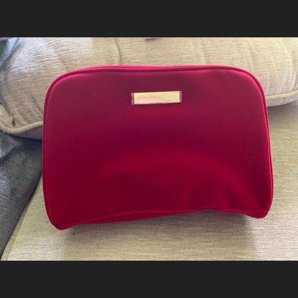 Gucci Velvet Cosmetics Bag - Picture 2 of 4